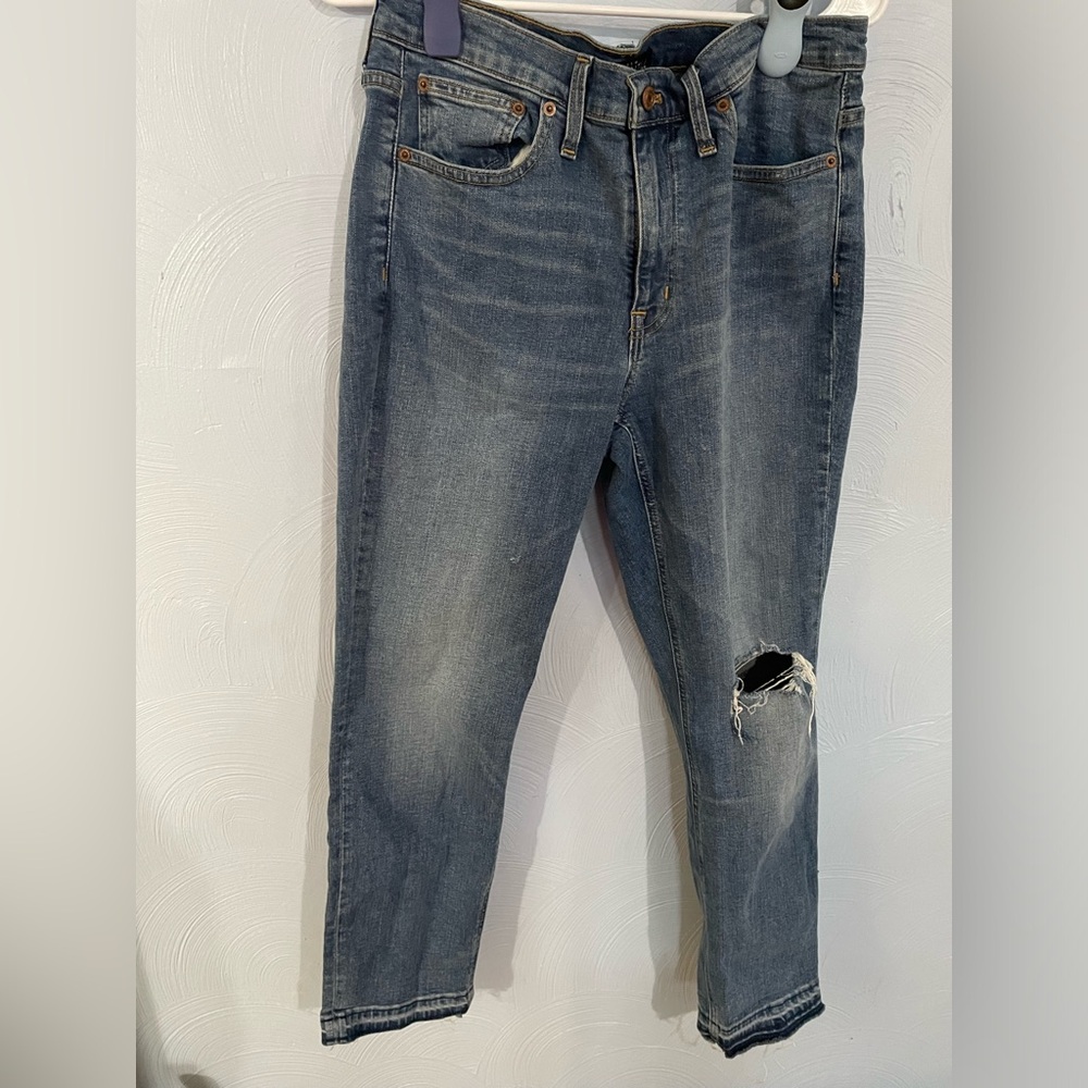 Women’s 27 J. Crew Mercantile Distressed Ankle/Cropped Jean
